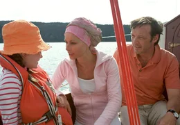 Klaus (Michael Roll) und seine Tochter Anna (Maria Ehrich, li.) wollen gemeinsam mit Judith (Christina Plate) segeln.