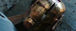 Als die Welt von Terroranschl&auml;gen ersch&uuml;ttert wird, muss Tony feststellen, dass er trotz seines Iron-Man-Anzugs nicht unbesiegbar ist ...