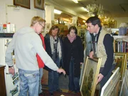 Monika und George haben den Tr&ouml;deltrupp gerufen, damit endlich Schluss ist mit den Streitereien. Sind die Sch&auml;tze der Familie tats&auml;chlich so viel wert und wird Verkaufsexperte Antoine (ganz links) es schaffen die Streitpunkte aus dem Weg zu r&auml;umen?