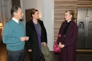 Johanna (Charlott Reschke, r.) versucht sich mit Gerner (Wolfgang Bahro) und Katrin (Ulrike Frank) auszusprechen.