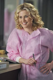 Alex ger&auml;t wegen einer Patientin mit der neuen Geburtshelferin Dr. Lucy Fields (Rachel Taylor) aneinander ...