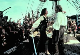 L-R: Morgan (Geena Davis) und Shaw (Matthew Modine)
