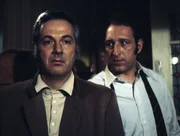 Erich Hassel (Peter Ehrlich, r.) ist der beste Freund von Leo Bader. Sein Bruder Alfred (Boy Gobert, l.) besucht ihn.