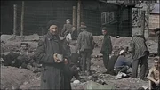 Überlebende eines Konzentrationslagers nach seiner Befreiung, Deutschland, 1945 Überlebende eines Konzentrationslagers nach seiner Befreiung, Deutschland, 1945