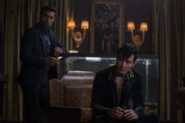 Cyrus Boothe (Cliff Curtis, l.), Saint Joe (Daniel Wu, r.)