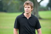 Detective Jim Longworth (Matt Passmore).