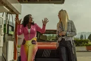 Was wirklich z&auml;hlt - Grundsatzdiskussion an der Tankstelle: Billie Brown als Tizzy-B, Annalena Miano als Valmira