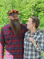Matt und Katie Raney im Gespr&auml;ch miteinander.