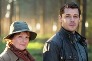 L-R: DCI Vera Stanhope (Brenda Blethyn) und DS Aiden Healy (Kenny Doughty) L-R: DCI Vera Stanhope (Brenda Blethyn) und DS Aiden Healy (Kenny Doughty)