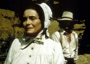 Charles (Michael Landon, r.) macht sich gro&szlig;e Sorgen um Julia (Patricia Neal, l.).