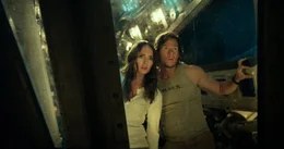 Viviane Wembly (Laura Haddock, l.); Cade Yeager (Mark Wahlberg, r.)