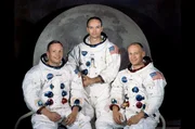Im Januar 1969 stellte die Nasa die Astronauten vor, die mit "Apollo 11" zum Mond fliegen sollten: Buzz Aldrin (re.) und Neil Armstrong (li.) w&uuml;rden, unterst&uuml;tzt von Mike Collins (Mi.) im Kommandomodul, als erste Menschen den Erdtrabanten betreten.