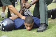 Deandre Matthews (Jordan Calloway), angesehener Star eines Footballteams, wird unter dem Verdacht festgenommen, seinen Vater ermordet zu haben. Deandre Matthews (Jordan Calloway), angesehener Star eines Footballteams, wird unter dem Verdacht festgenommen, seinen Vater ermordet zu haben.