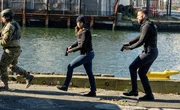 Special Agent Maggie Bell (Missy Peregrym, Mitte); Special Agent Omar Adom 'OA' Zid (Zeeko Zaki, r.)