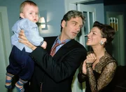 Schmidts (Walter Sittler) neue Errungenschaft Klara (Sabine Petzl) bittet ihn, auf Max (Yannick Reuter), ihr sechs Monate altes Baby, aufzupassen. Wenn er sich da mal nicht &uuml;bernimmt...