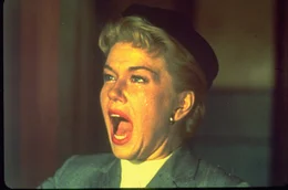 Der Urlaub in Marokko l&auml;uft alles andere als geplant - Jo McKenna (Doris Day) ger&auml;t in einen absoluten Albtraum ...
