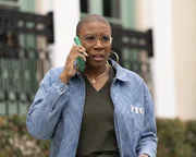 Henrietta "Hen" Wilson (Aisha Hinds)
