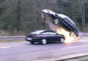Die wilde Verfolgungsjagd auf der Autobahn endet in einem Crash...