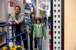 L-R: Cal (Steve Carell), Robbie (Jonah Bobo), Molly (Joey King)