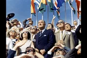 Der ehemalige US-Pr&auml;sident Lyndon B. Johnson (Mi.) und neben ihm Spiro Agnew, amtierender Vizepr&auml;sident unter Richard Nixon, beim Start von "Apollo 11" im Kennedy Space Center am 16. Juli 1969