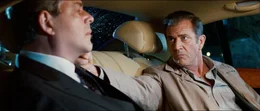 Thomas Craven (Mel Gibson, r.)