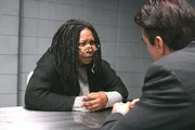 Chesley Watkins  (Whoopi Goldberg), Detective Mike Logan  (Chris Noth)