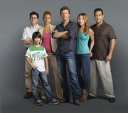 1. Staffel: (v.li.) Daniel Green (Jordan Wall), Jeff Cargill (Uriah Shelton), Colleen Manus (Michelle Hurd), Jim Longworth (Matt Passmore), Callie Cargill (Kiele Sanchez) und Carlos Sanchez (Carlos Gomez)