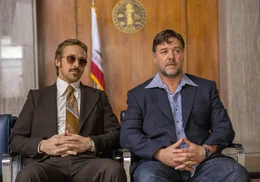 L-R: Holland March (Ryan Gosling) und Jackson Healy (Russell Crowe)