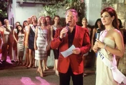L-R: Stan Fields (William Shatner) und Gracie Hart (Sandra Bullock)