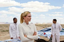 Die Sucherin (Diane Kruger) verfolgt mit ihren Kollegen (Komparsen) die Spur der Rebellen, um deren Widerstand zu brechen und ihre K&ouml;rper mit neuen Seelen zu besetzen.