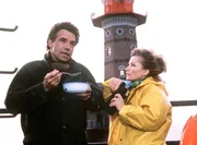 Das Erbe der Guldenburgs "Die schlechte Freundin". Im Bild: W&auml;hrend der Flitterwochen auf einem Leuchtturm verleben Thomas von Guldenburg (Wolf Roth) und Kitty (Susanne Uhlen) romantische Stunden.