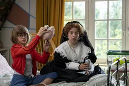 Kunstdetektivinnen in der Klemme: Jackie ist pleite und Oopjen wird gesucht. Wie sollen sie da an das Portr&auml;t von Oopjens Schwester kommen?