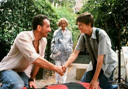 Markus (Heio von Stetten) freundet sich mit Susannes Sohn Tobias (Ivan Spirandelli) an, sehr zur Freude seiner Vermieterin Maria (Rosemarie Fendel).