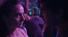 Marie (Laura Balzer) und Erich (Aaron Altaras) verfallen ihrer berauschenden Liebe, die Marie vor eine wichtige Entscheidung stellt.