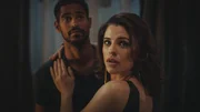 Pete (Alfred Enoch) und Becka (Jessica De Gouw)