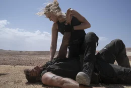 Josh Lawson als Kano (neider),  Jessica McNamee als Sonya Blade (&uuml;ber)