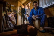 Die SOKOs am Tatort: Dr. Weissenb&ouml;ck (Florian Odendahl, r.), Dominik Morgenstern (Joscha Kiefer, 2.v.r.), Arthur Bauer (Gerd Silberbauer, 2.v.l.) und Billie Curio (Sina Rei&szlig;, l.).
