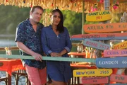 Death in Paradise Staffel 8 Folge 5 Ein erfolgreiches Ermittlerteam: Ardal O'Hanlon als DI Jack Mooney, Jos&eacute;phine Jobert als DS Florence Cassell