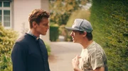 Maik (Daniel Donskoy, l.) streitet sich mit Kevin (Vincent Kr&uuml;ger)