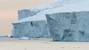Eisberge wandern einmal um die Antarktis, bevor sie im Norden mit dem Meerwasser verschmelzen.