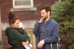 Lori (Inbar Lavi, l.); Ken (Justin Bartha, r.)