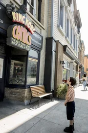 Sheldon Cooper (Iain Armitage).