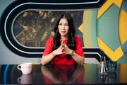 Bei "MAITHINK X" nimmt Dr. Mai Thi Nguyen-Kim die Pharmaindustrie unter die Lupe.