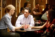 Kat (Tracie Thoms, r.), Eddie (Bobby Cannavale, M.) und Lilly (Kathryn Morris, l.) lassen den anstrengenden Arbeitstag gem&uuml;tlich ausklingen ...