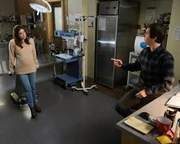 l-r: Lea Dilallo (Paige Spara), Dr. Shaun Murphy (Freddie Highmore). l-r: Lea Dilallo (Paige Spara), Dr. Shaun Murphy (Freddie Highmore).