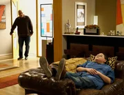 Jay (Ed O'Neill, l.), Manny (Rico Rodriguez)