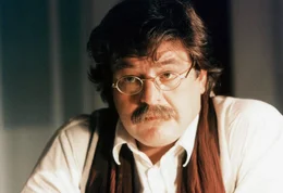 Erwin Steinhauer (Florestan Seyfried).