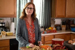 Ms. Heron (Jenna Fischer)