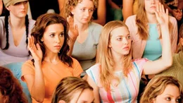 Gretchen (Lacey Chabert, l.) und Karen (Amanda Seyfried, r.)