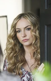 Kann sie ihr Leben und das ihres Sohnes Danny retten? Angie (Drea de Matteo).